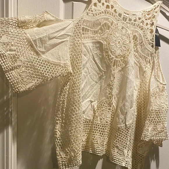 Hollister Ivory Crochet Blouse - Picture 3 of 4